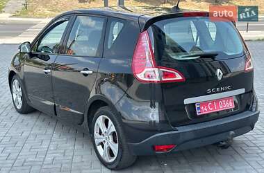 Минивэн Renault Scenic 2010 в 