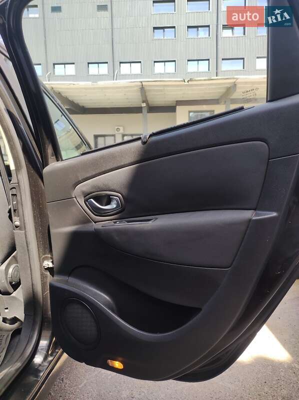 Минивэн Renault Scenic 2009 в Ровно