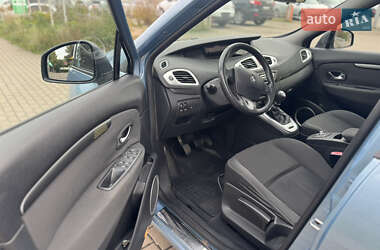 Минивэн Renault Scenic 2010 в 