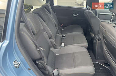 Минивэн Renault Scenic 2010 в 