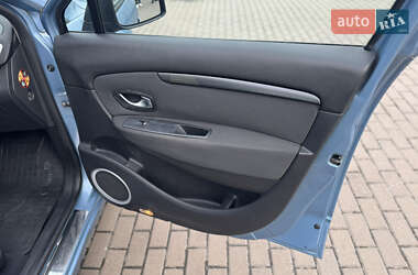 Минивэн Renault Scenic 2010 в 