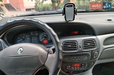 Минивэн Renault Scenic 2002 в 