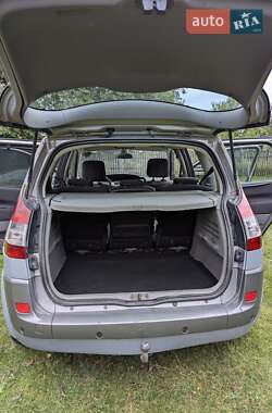 Минивэн Renault Scenic 2005 в 