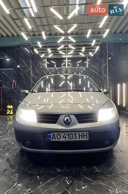 Минивэн Renault Scenic 2003 в 