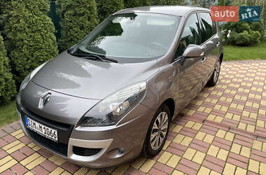 Минивэн Renault Scenic 2011 в 