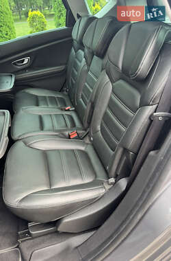 Минивэн Renault Scenic 2016 в 