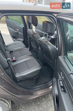 Минивэн Renault Scenic 2014 в 