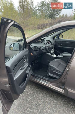 Минивэн Renault Scenic 2014 в 