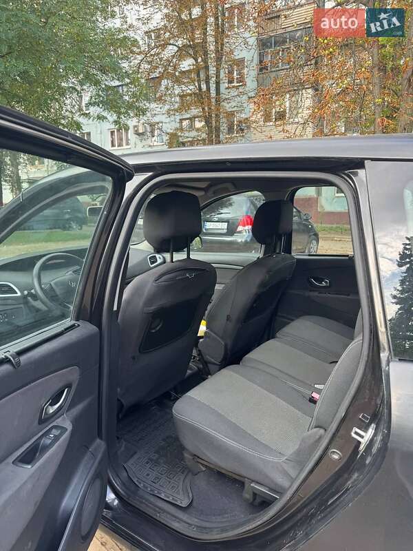 Мінівен Renault Scenic 2010 в Запоріжжі