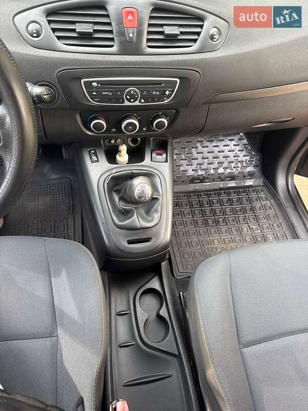 Мінівен Renault Scenic 2010 в Запоріжжі