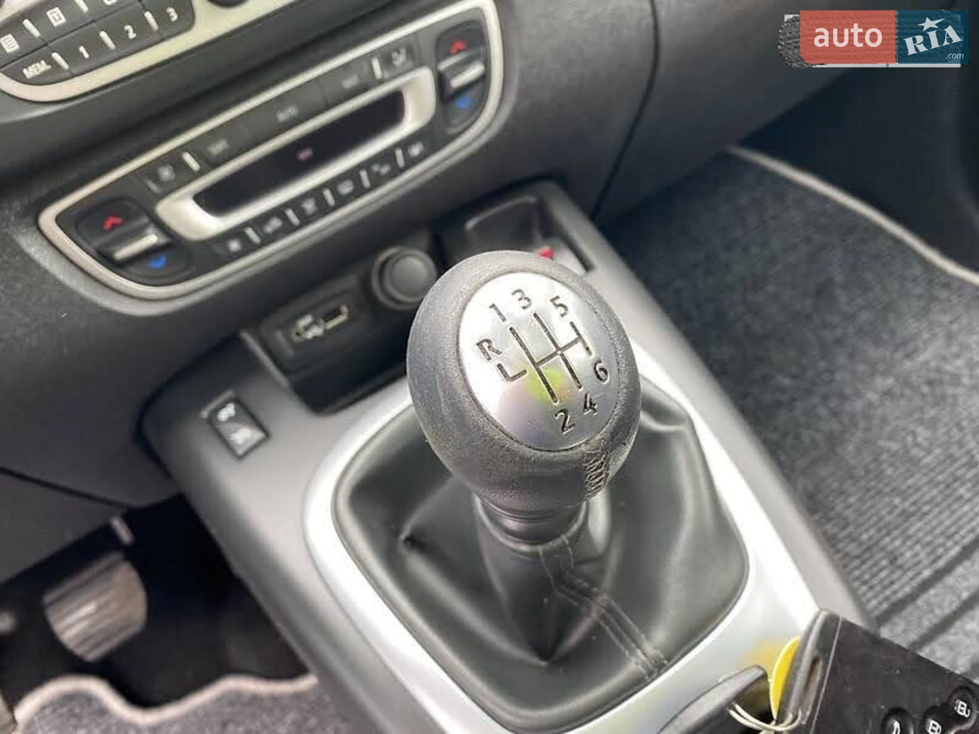 2010 Renault Scenic - мініатюра 38
