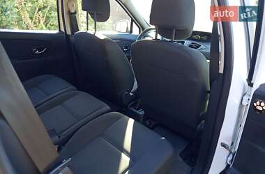 Минивэн Renault Scenic 2013 в 
