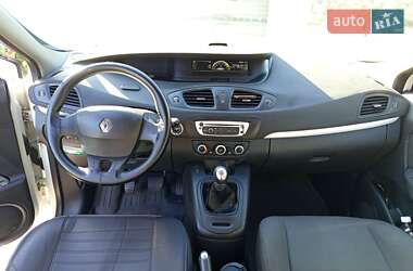Минивэн Renault Scenic 2013 в 