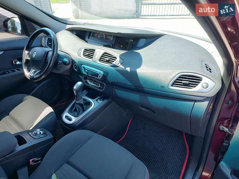 Минивэн Renault Scenic 2015 в Черкассах