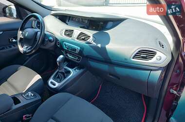 Минивэн Renault Scenic 2015 в 
