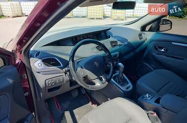 Минивэн Renault Scenic 2015 в 