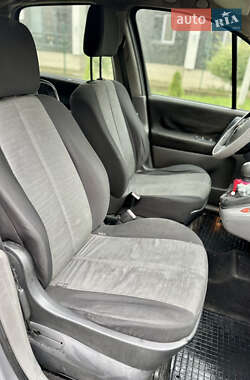 Минивэн Renault Scenic 2004 в 