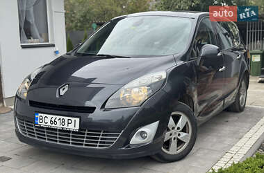 Минивэн Renault Scenic 2011 в 
