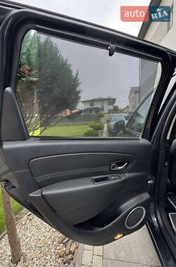 Минивэн Renault Scenic 2011 в 