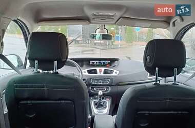 Минивэн Renault Scenic 2009 в 