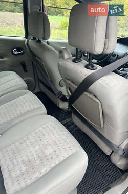 Минивэн Renault Scenic 2004 в 