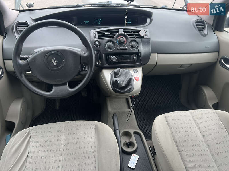 Минивэн Renault Scenic 2004 в Соснице