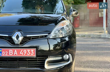 Минивэн Renault Scenic 2015 в 