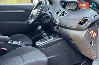 Минивэн Renault Scenic 2015 в 