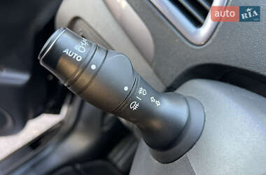 Минивэн Renault Scenic 2015 в 