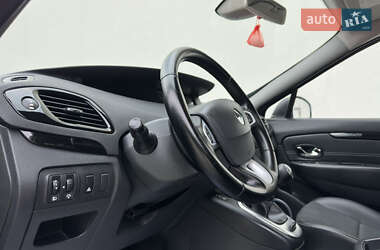 Минивэн Renault Scenic 2012 в 
