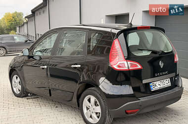 Минивэн Renault Scenic 2012 в 
