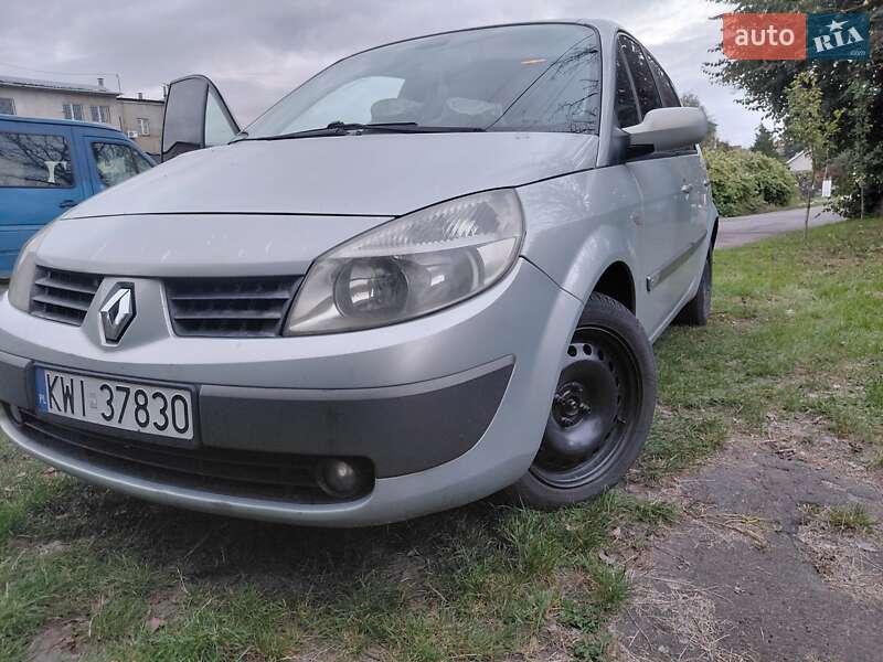 Минивэн Renault Scenic 2004 в Сарнах