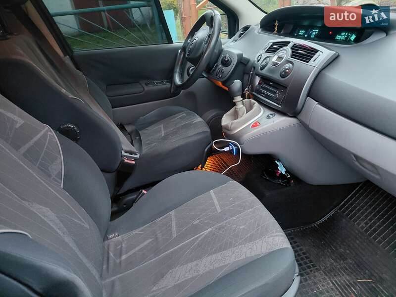 Минивэн Renault Scenic 2004 в Сарнах
