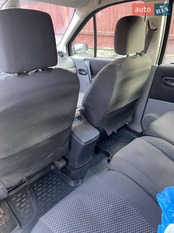 Минивэн Renault Scenic 2005 в Житомире
