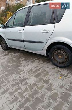 Минивэн Renault Scenic 2004 в 