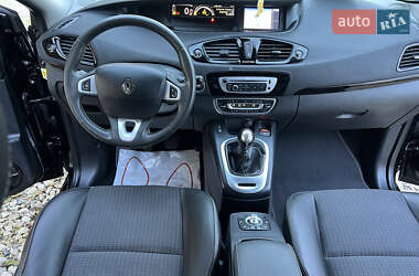 Минивэн Renault Scenic 2012 в 