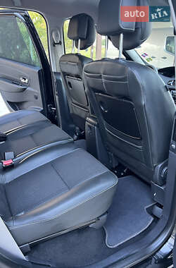 Минивэн Renault Scenic 2012 в 