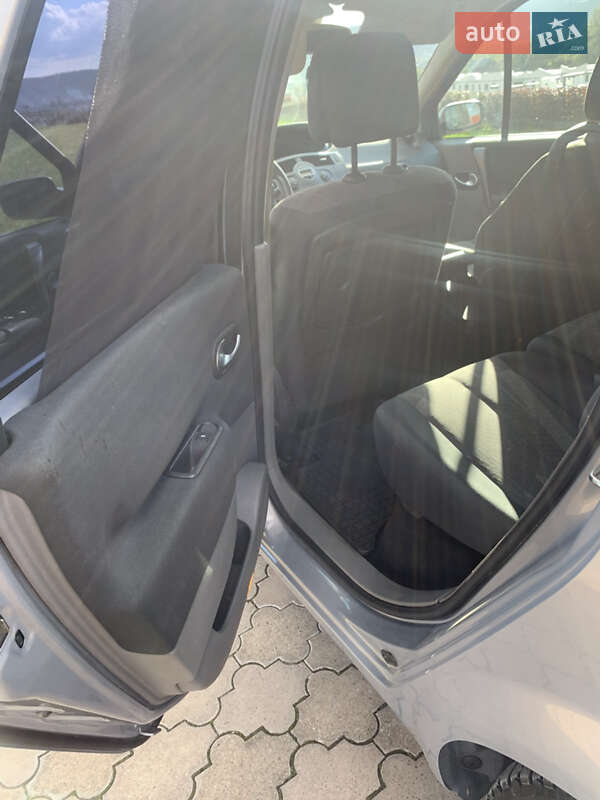 Минивэн Renault Scenic 2005 в Львове фото 13 Минивэн Renault Scenic 2005 в Львове