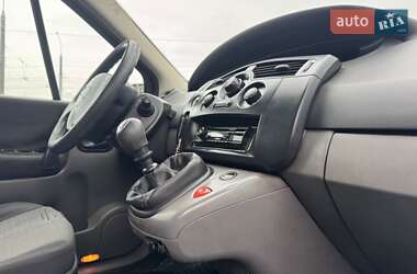 Минивэн Renault Scenic 2004 в 