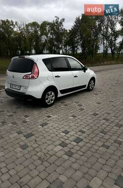 Минивэн Renault Scenic 2010 в 