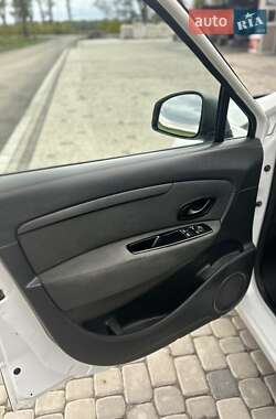 Минивэн Renault Scenic 2010 в 
