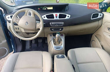 Минивэн Renault Scenic 2010 в 