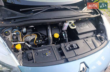 Минивэн Renault Scenic 2010 в 