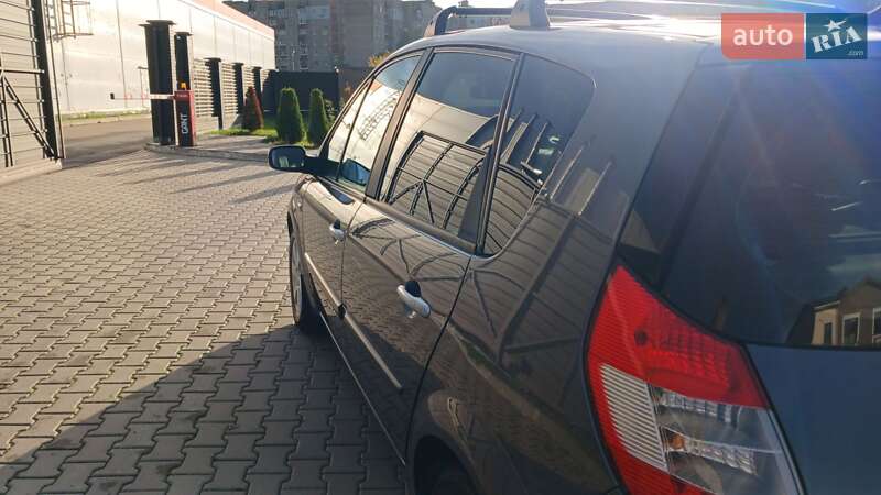 Минивэн Renault Scenic 2006 в Чернигове