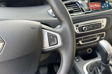 Минивэн Renault Scenic 2013 в 