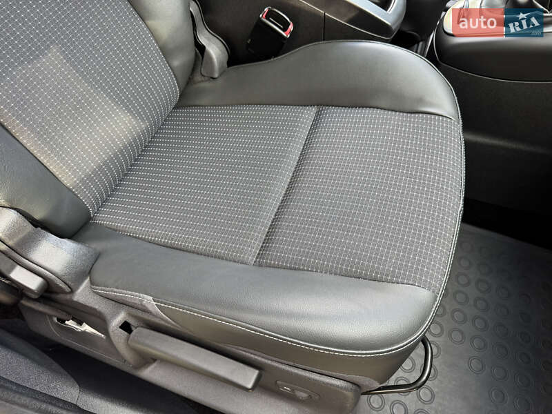Минивэн Renault Scenic 2013 в Дрогобыче