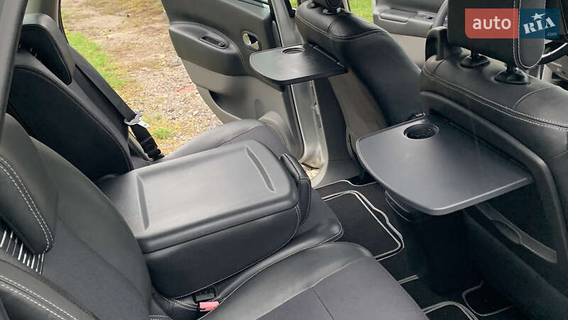 Минивэн Renault Scenic 2006 в Виннице