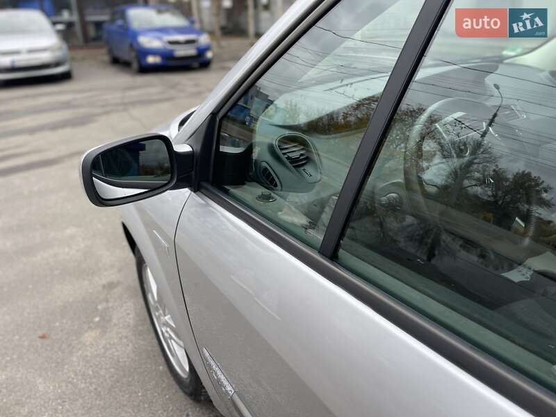 Минивэн Renault Scenic 2006 в Сумах