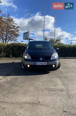 Минивэн Renault Scenic 2004 в 