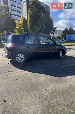 Минивэн Renault Scenic 2004 в 